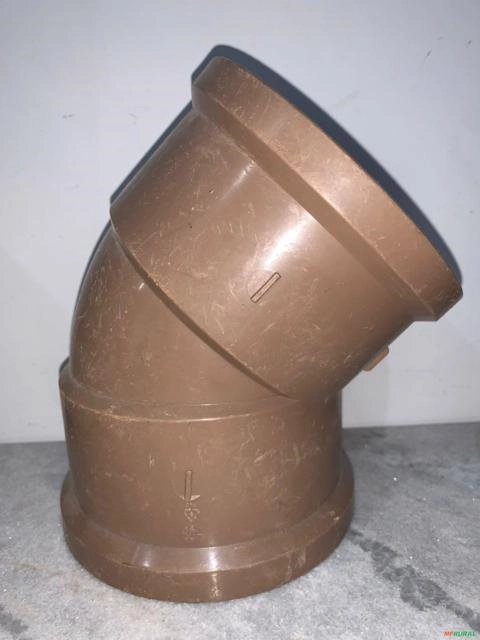 CONEXÃO PLÁSTICO JOELHO 45º FÊMEA SOLDÁVEL 110MM C/10UN - C4016 Imagem CONEXÃO PLÁSTICO JOELHO 45º FÊMEA SOLDÁVEL 110MM C/10UN - C4016