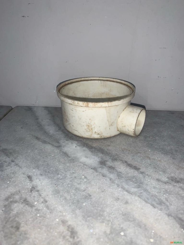 CORPO RALO REDONDO SAÍDA LATERAL ESGOTO 90x35MM  C/10 UN - C4005 Imagem CORPO RALO REDONDO SAÍDA LATERAL ESGOTO 90x35MM  C/10 UN - C4005