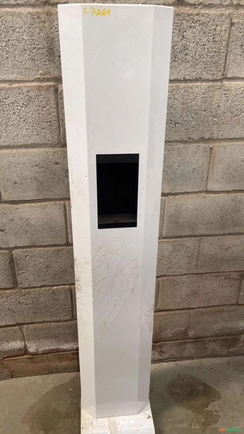 SUPORTE TOTEM DISPENSADOR DE ÁLCOOL EM GEL C7264 Imagem SUPORTE TOTEM DISPENSADOR DE ÁLCOOL EM GEL C7264