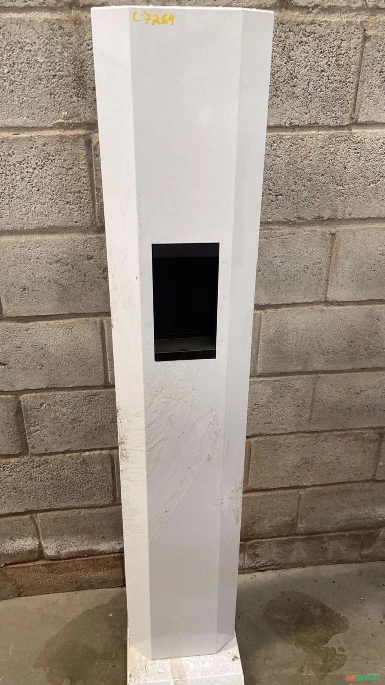 SUPORTE TOTEM DISPENSADOR DE ÁLCOOL EM GEL C7264 Imagem SUPORTE TOTEM DISPENSADOR DE ÁLCOOL EM GEL C7264