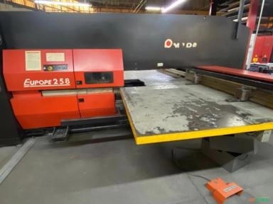 Imagem Puncionadeira CNC Amada Eur 258 2100mm 200kn ano 2001 C7453 Imagem Puncionadeira CNC Amada Eur 258 2100mm 200kn ano 2001 C7453