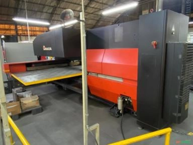 Imagem Puncionadeira CNC Amada Eur 258 2100mm 200kn ano 2001 C7453 Imagem Puncionadeira CNC Amada Eur 258 2100mm 200kn ano 2001 C7453