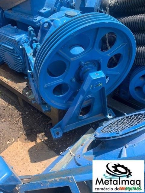 Redutor de velocidade ortogonal c/ Polia 1:44 - C6436 Imagem Redutor de velocidade ortogonal c/ Polia 1:44 - C6436