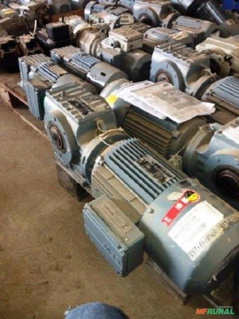 Motoredutor elétrico 1/4 hp 1/2 cv Redução 1:35 a 1:40 C2227 Imagem Motoredutor elétrico 1/4 hp 1/2 cv Redução 1:35 a 1:40 C2227