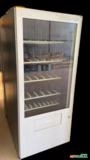 MÁQUINA DE VENDING MACHINE AUTOMÁTICA 182X78X98CM C7278 - Estado: Usado Imagem MÁQUINA DE VENDING MACHINE AUTOMÁTICA 182X78X98CM C7278 - Estado: Usado