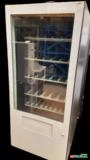 MÁQUINA DE VENDING MACHINE AUTOMÁTICA 182X78X98CM C7279 - Estado: Usado Imagem MÁQUINA DE VENDING MACHINE AUTOMÁTICA 182X78X98CM C7279 - Estado: Usado