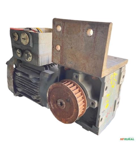 Motoredutor SEW 0,25 cv (1/4 cv) 1:19 Ø19mm C9054 - Estado: Usado Imagem Motoredutor SEW 0,25 cv (1/4 cv) 1:19 Ø19mm C9054 - Estado: Usado