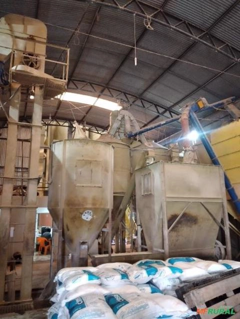 Vende-se uma fábrica de ração Imagem Vende-se uma fábrica de ração