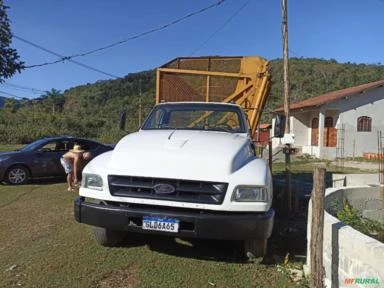 Caminhão F 12.000 c/ transbordo para cana