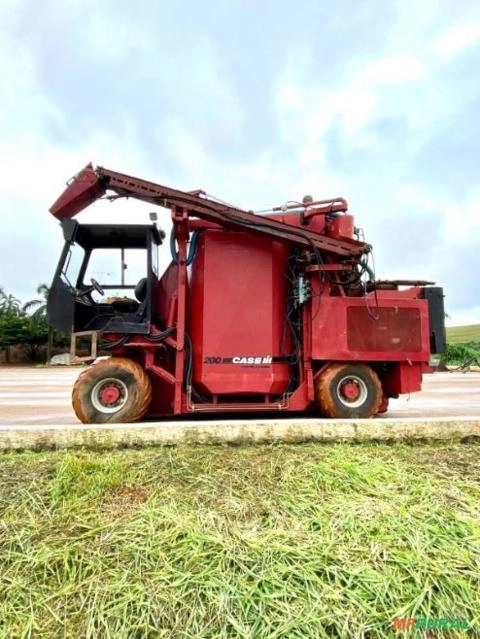 COLHEITADEIRA CASE Imagem COLHEITADEIRA CASE