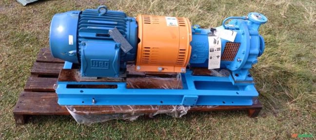 Motor elétrico web 20cv e bomba d´água Imagem Motor elétrico web 20cv e bomba d´água