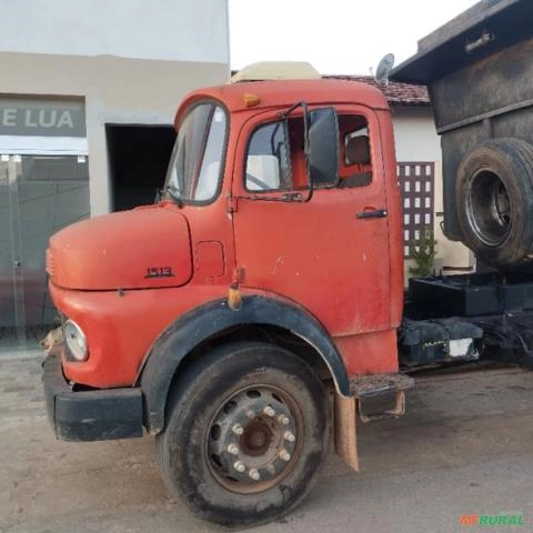 Caminhão caçamba trucado diferencial reduzido Imagem Caminhão caçamba trucado diferencial reduzido