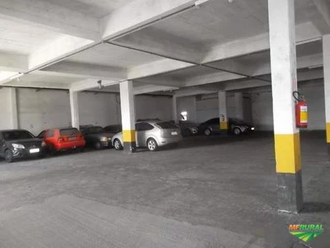 Estacionamento Rotativo e Mensal. 2.000m² ou implantação de Centro de Distribuição em Porto Alegre.