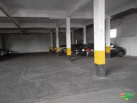 Estacionamento Rotativo e Mensal. 2.000m² ou implantação de Centro de Distribuição em Porto Alegre.