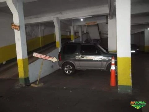 Estacionamento Rotativo e Mensal. 2.000m² ou implantação de Centro de Distribuição em Porto Alegre.