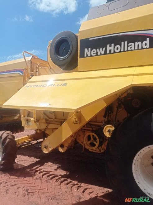 Colheitadeira New Holland TC 57