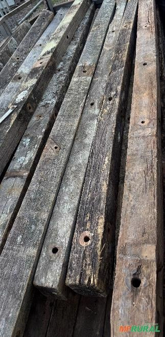 Cruzetas de Madeira Imagem Cruzetas de Madeira