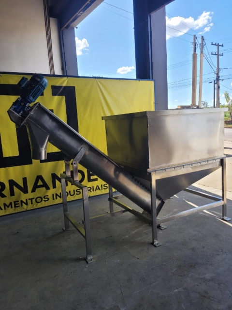 Imagem Ensacadora para gelo em escama ou cubos Imagem Ensacadora para gelo em escama ou cubos