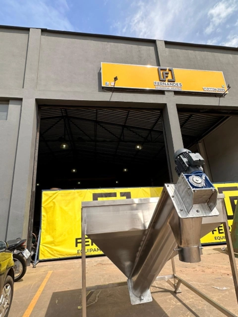 Imagem Ensacadora para gelo em escama ou cubos Imagem Ensacadora para gelo em escama ou cubos