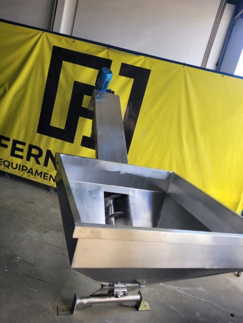 Imagem Ensacadora para gelo em escama ou cubos Imagem Ensacadora para gelo em escama ou cubos