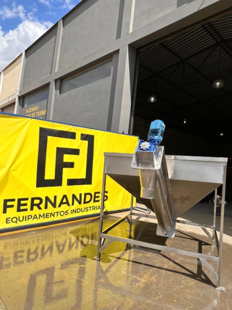 Imagem Ensacadora para gelo em escama ou cubos Imagem Ensacadora para gelo em escama ou cubos