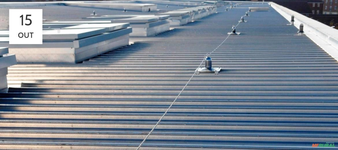 Instalação de calhas, cerca elétrica, concertinas e interfones Imagem Instalação de calhas, cerca elétrica, concertinas e interfones