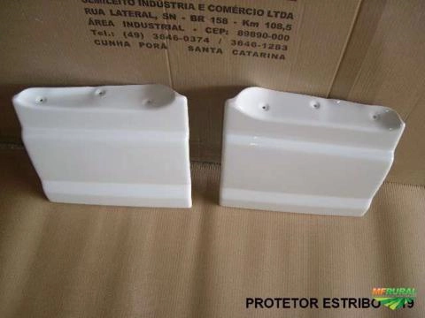 Protetor de estribo (tapa chinelo) para Caminhão 1119-816 ano 17 Imagem Protetor de estribo (tapa chinelo) para Caminhão 1119-816 ano 17