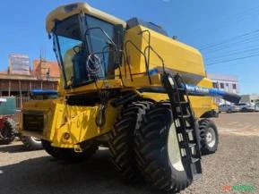 Colheitadeira Agrícola Dual, Marca New Holland, Modelo 5090, ano 2012 com Plataforma de Corte 25 Pés