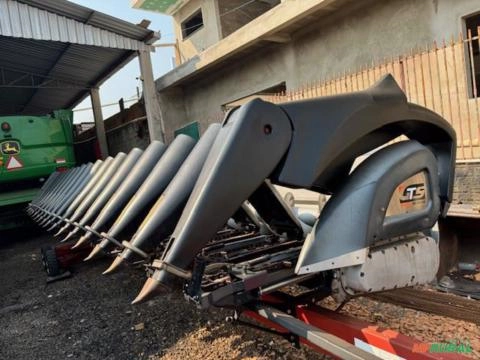 Plataforma Agrícola de Milho, Marca GTS, Modelo 15x0,50 ano 2014 Imagem Plataforma Agrícola de Milho, Marca GTS, Modelo 15x0,50 ano 2014