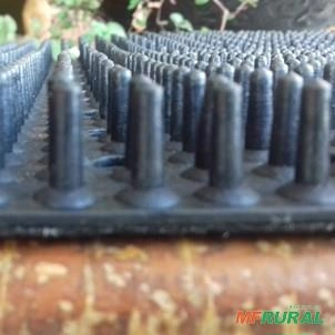 Imagem Tapetes de borracha para ninhos de aves, galinhas, peru. Imagem Tapetes de borracha para ninhos de aves, galinhas, peru.