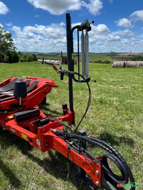 Imagem EMPACOTADEIRA KUHN RW 1410 M Imagem EMPACOTADEIRA KUHN RW 1410 M