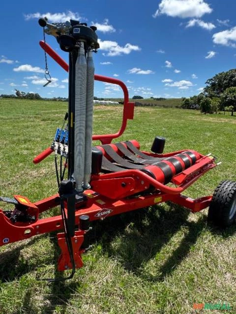 Imagem EMPACOTADEIRA KUHN RW 1410 M Imagem EMPACOTADEIRA KUHN RW 1410 M