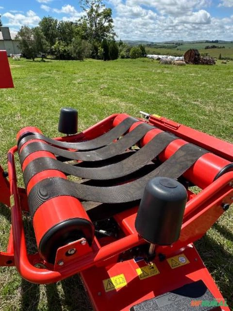 Imagem EMPACOTADEIRA KUHN RW 1410 M Imagem EMPACOTADEIRA KUHN RW 1410 M