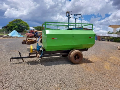 Tanque de Água com Bomba 4.200 Litros