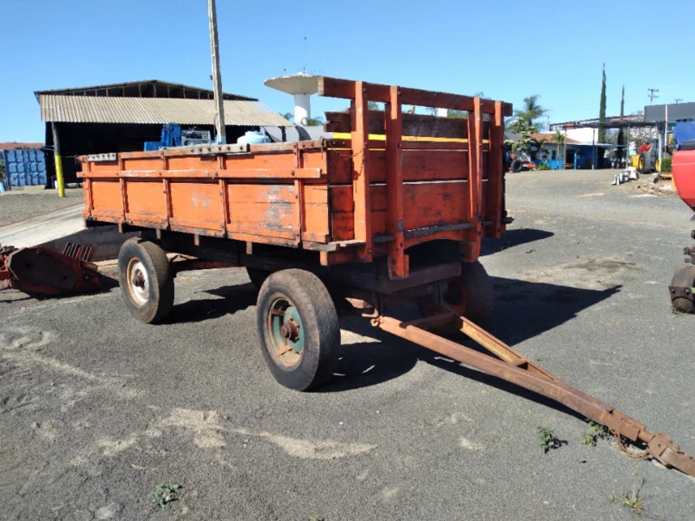 Carreta de madeira 5.000 kg