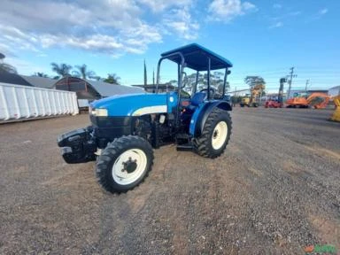 Trator New Holland TT3880 4X4 Ano 11