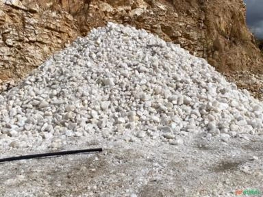 Quartzo em Rocha de Alta Pureza, Sílica, Cristal. Imagem Quartzo em Rocha de Alta Pureza, Sílica, Cristal.