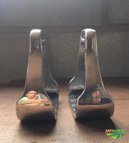 Imagem Estribos para selas Imagem Estribos para selas