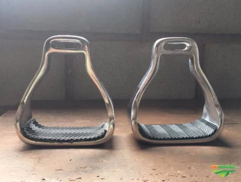 Imagem Estribos para selas Imagem Estribos para selas