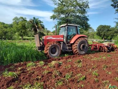 VENDE-SE TRATOR MASSEY FERGUSSON 680 CABINADO Imagem VENDE-SE TRATOR MASSEY FERGUSSON 680 CABINADO