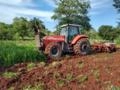 VENDE-SE TRATOR MASSEY FERGUSSON 680 CABINADO Imagem VENDE-SE TRATOR MASSEY FERGUSSON 680 CABINADO