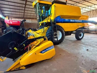 Colheitadeira New Holland TC 5090 2011 Imagem Colheitadeira New Holland TC 5090 2011