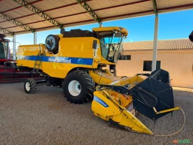 Colheitadeira New Holland TC 5070 2013 Imagem Colheitadeira New Holland TC 5070 2013