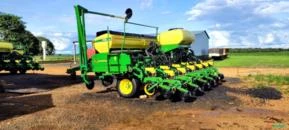 Plantadeira John Deere ccs 24 linhas