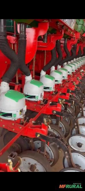 Imagem Plantadeira planti center 17 linhas Imagem Plantadeira planti center 17 linhas