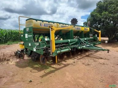 Imagem Plantadeira tatu ultraflex  17 linhas só sementes Imagem Plantadeira tatu ultraflex  17 linhas só sementes