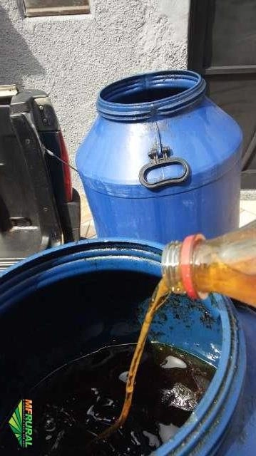 Compro oleo de fritura usado Imagem Compro oleo de fritura usado