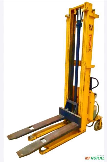 Empilhadeira semi elétrica manual elevação 3,40 m cap.1.000 kgs Imagem Empilhadeira semi elétrica manual elevação 3,40 m cap.1.000 kgs