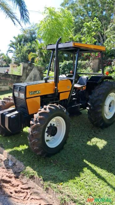 Trator Valtra 785 4X4 Ano 03