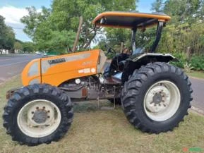 Trator Valtra A 750 4X4 Ano 10